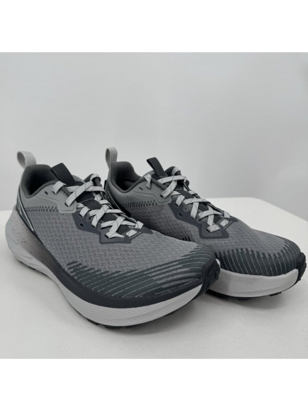 Altra Women's Experience Wild 2 Running Shoes size 9 Gray $140 AL0A85RY220